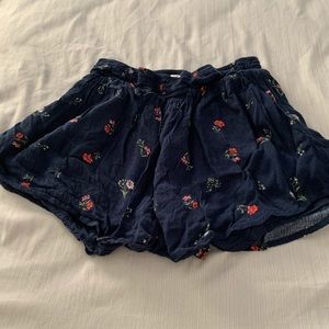 HOLLISTER: floral soft shorts